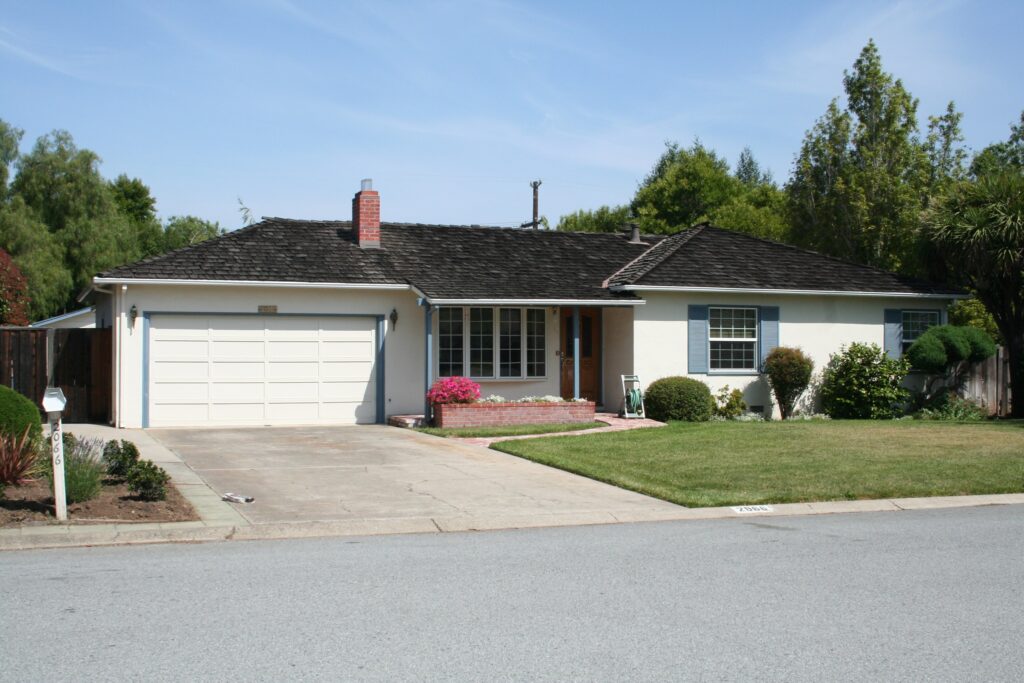 Photo of Steve Jobs's parents' garage